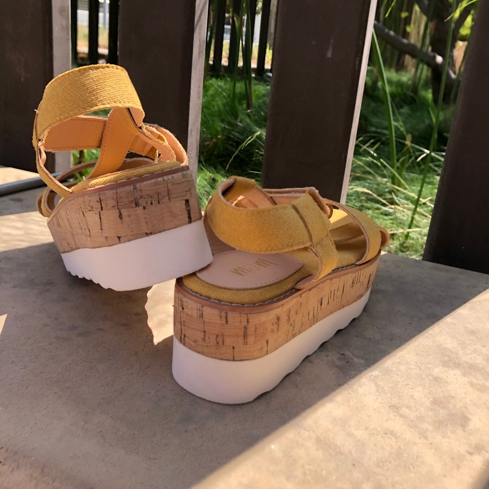 Sarah Platform Sandals Size 8.5 - Picture 5 of 5